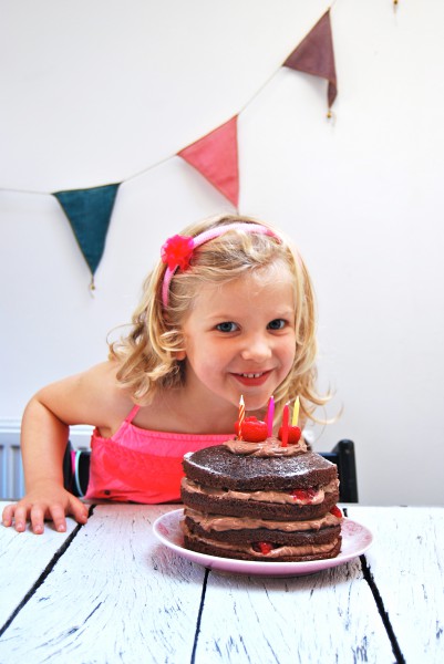 intellectueel Kaliber Samenwerken met Chocolade cake voor mijn dochter's verjaardag - Made by Ellen