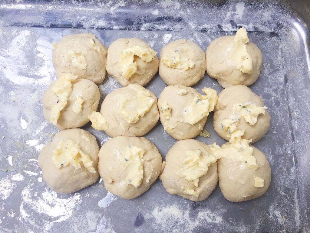 Recept breekbrood maken met knoflookboter made by ellen