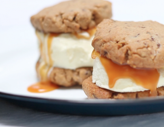 leugenaar Correspondent gouden Video ijssandwich met pindakaas koekjes & karamel - Made by Ellen