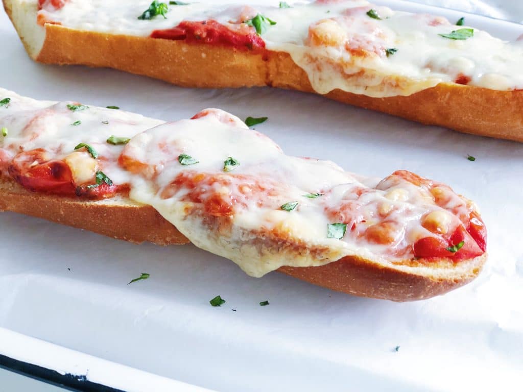 Betere Italiaans pizza brood uit de oven recept + video | Made by Ellen TM-28